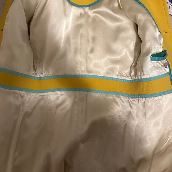 Italian Wool Lady Day Coat w/ Thinsulate VINTAGE Petite Size 4 Yellow - Picture 5 of 10
